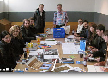 Angehende Mediengestalter machen Exkursion bei RIEKER